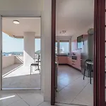 Luxury Apartment Overlooking The City