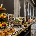 Cora Hotel
