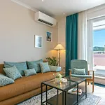 Split Eye Apartment