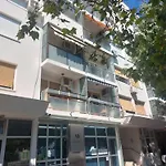 Lux New Apartman Marikela