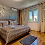 New! Luxury Apartment Dona