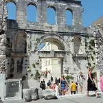Apartman Lukiana***