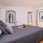 Apartment Galeriana Palace By Litto