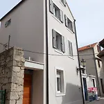 Studio Apartment Josip