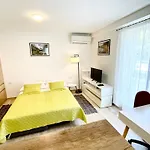 Velin Apartment