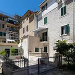 Camellia- Cozy Apartment