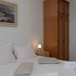 Sunnyrose Apartment - Walking Distance From Znjan Beach - Free Public Parking - Huge Balcony