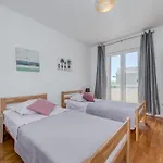 Apartment Renata + Private Swimming Pool In Split