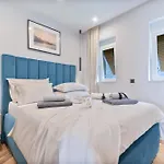 West Coast Deluxe Rooms