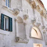 Golden Gate Luxury Rooms - Unique Unesco Location
