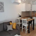 Apartment With Garden And Free Private Parking