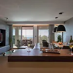 Gray Pearl - Luxury Apartment With Pool