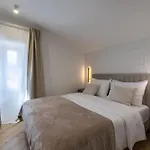 Palace Luxury Suites