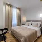 Palace Luxury Suites