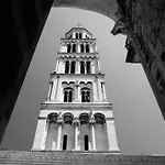 Domus \