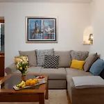 Piazza Square City Top Centre Apartments