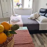 Old Square View Apartment