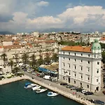 Magnolia Luxury Apartments