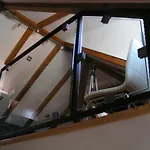 Split Artistic Apartments