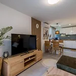 Olive Shade - Apartment Near The Beach
