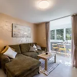 Olive Shade - Apartment Near The Beach
