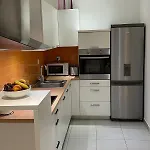 George Apartment, Renovated 2024, Downtown