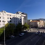 Apartment Metropolis Split