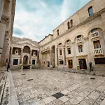 Ziggy Star In Diocletian Palace