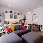 Zoe & Masa\'S Place