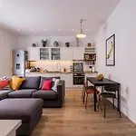 Zoe & Masa\'S Place