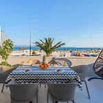 Beachfront Znjan Apartments