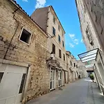 Pont Rooms