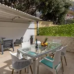 Luxury Leona Apartment