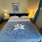 Vs Rooms