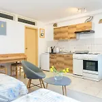 Apartments With Wifi Split - 7596