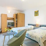 Apartments With Wifi Split - 7596