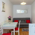 Apartments With Wifi Split - 7596
