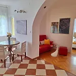 Sunny Center Apartment