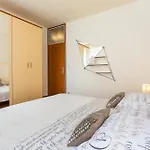 Apartments With Wifi Split - 13957
