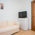 Family Friendly Apartments With A Swimming Pool Split - 21026