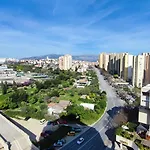 Indigo - Brand New Studio Apartment