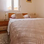 Spacious Sea View Apartment Near Marjan & Beach