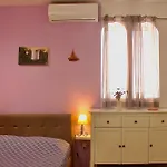 Klarisa City Center Apartment With Terrace