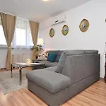 Apartment Nelson