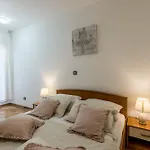 Apartment Split Karoglan