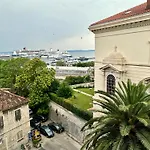 Mariani Luxury Rooms In Center