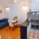 One Bedroom Apartment Terrace Parking