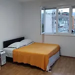 Room With Private Toilet And Terrace In City Center In Shared Apartment