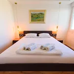 Luxury City Center Apartment