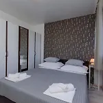Apartment Adrian